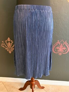 LOFT Blue Ribbed Midi Skirt - Elastic Waist